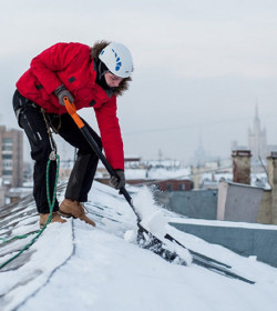 Прибирання даху зимою: що потрібно знати?